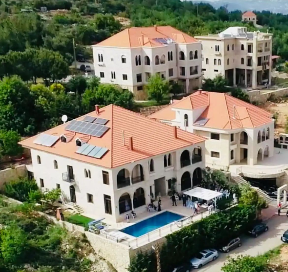 PARADISE VILLA DEIRELQAMAR