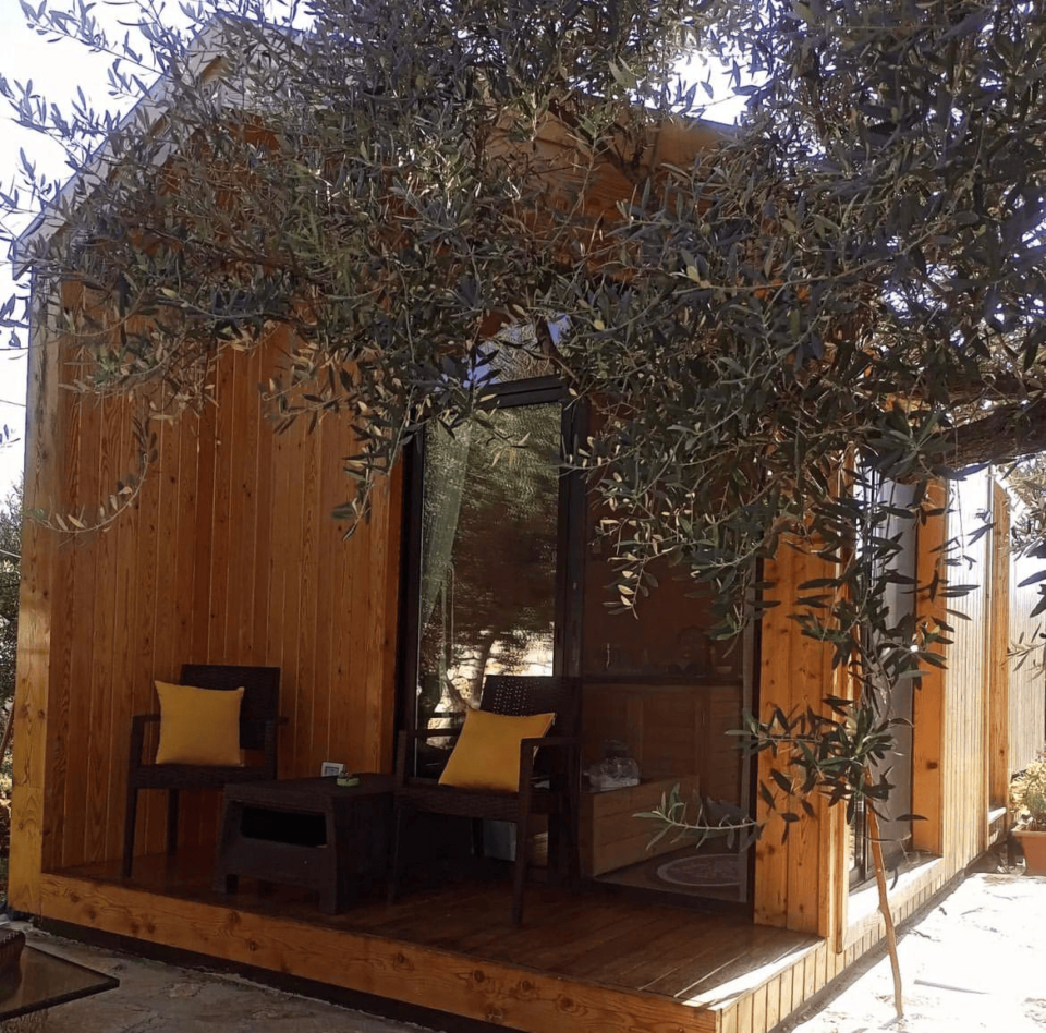 Shrubbery lodge