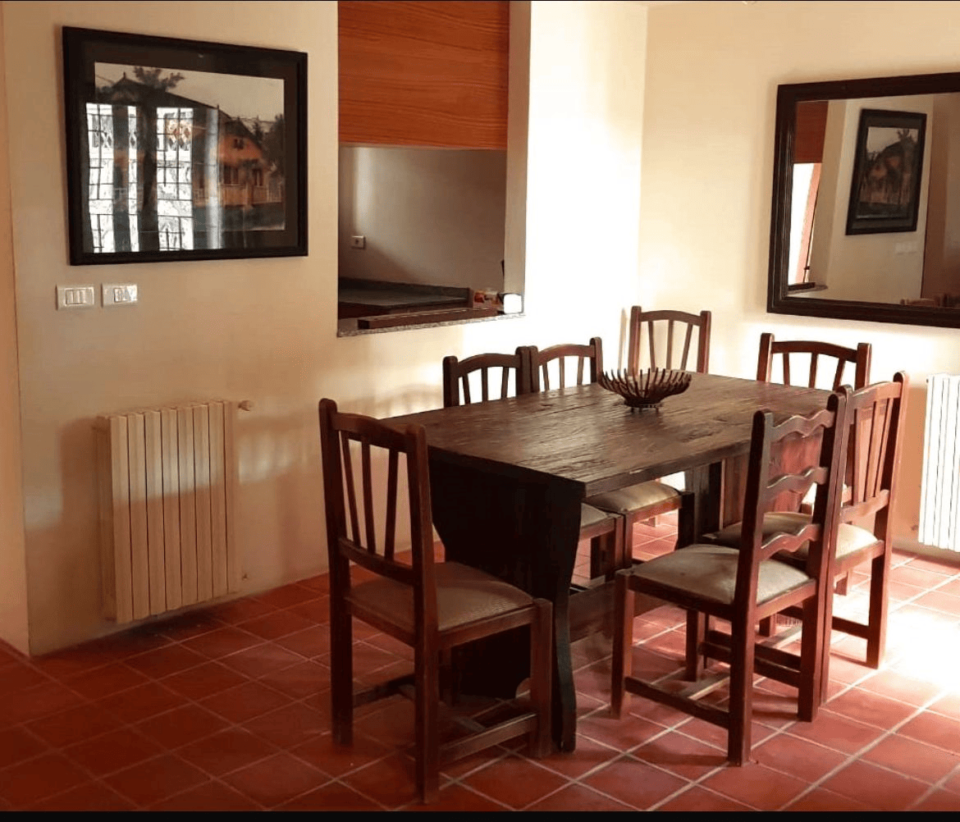 COZY INN - Image 5