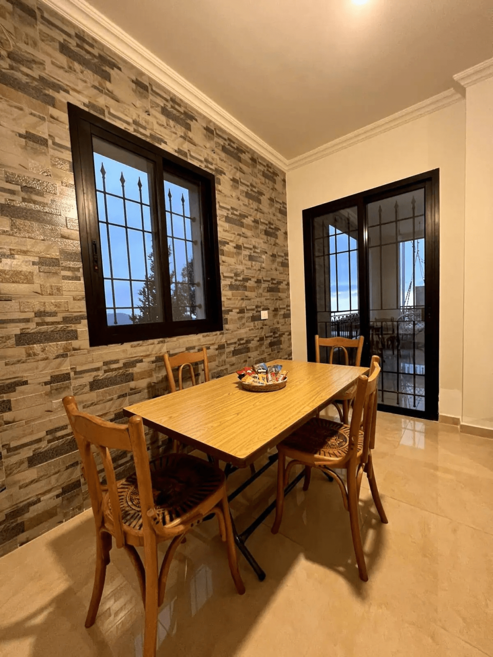 DEYR EL QAMAR GUEST HOUSE - Image 9